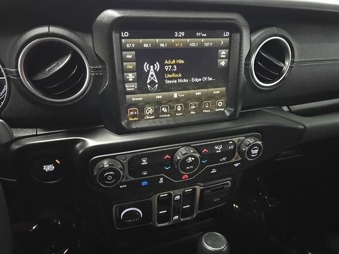 Used 2023 Jeep Wrangler Unlimited Sahara AWD/4WD image 24