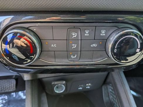 Used 2024 Chevrolet TrailBlazer LT FWD image 21