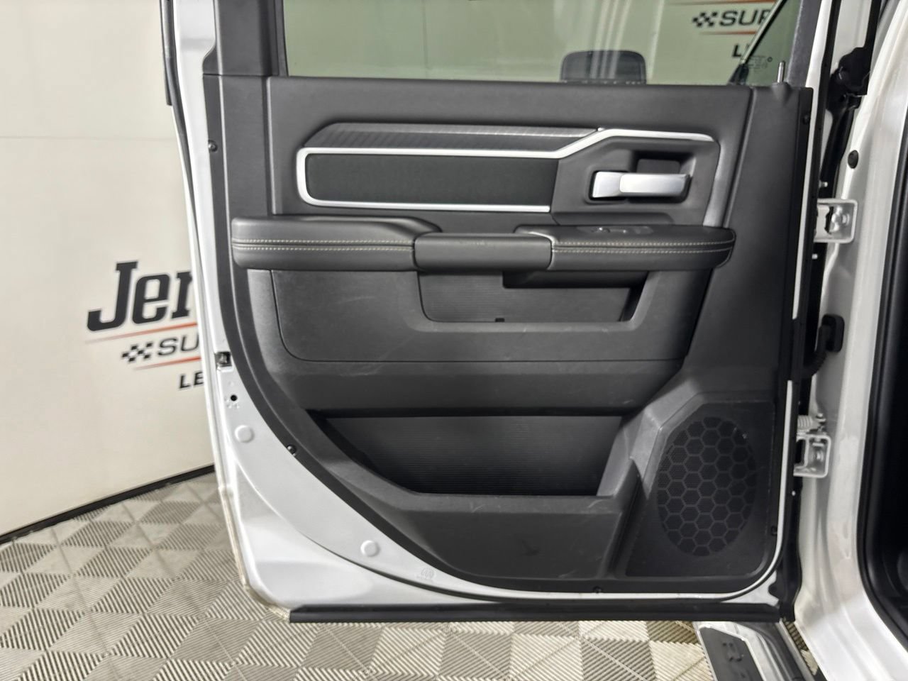 Used 2025 RAM 2500 Big Horn AWD/4WD image 23