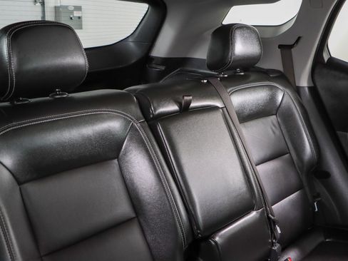 Used 2022 GMC Terrain SLT w/ Infotainment Package II AWD/4WD image 29