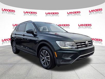 Used 2019 Volkswagen Tiguan SE w/ Panoramic Sunroof Package
