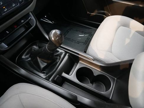 Used 2016 Chevrolet Colorado W/T RWD image 19