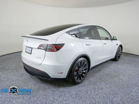 Used 2024 Tesla Model Y Performance AWD/4WD image 7