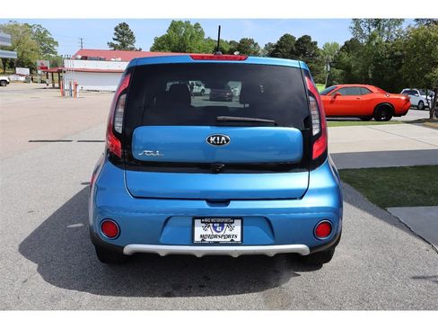 Used 2017 Kia Soul + w/ Designer's Package image 4