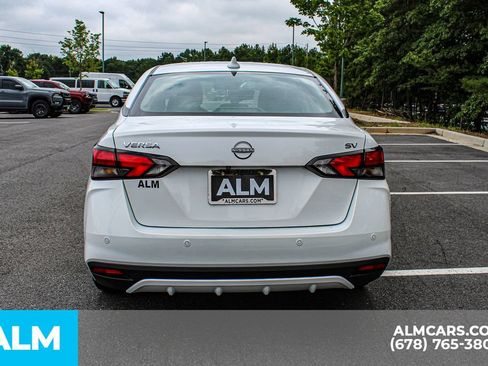 Used 2024 Nissan Versa SV FWD image 10