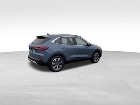 Used 2025 Ford Escape Platinum image 8