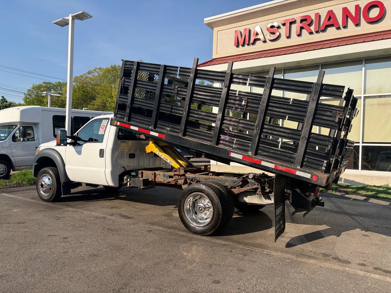 Used 2015 Ford F550 4x4 Regular Cab Super Duty image 11