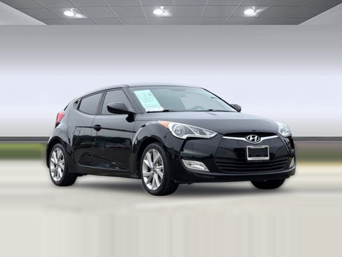 Used 2017 Hyundai Veloster FWD image 6