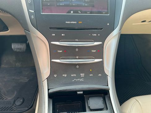 Used 2016 Lincoln MKZ w/ Equipment Group 200A Select image 19