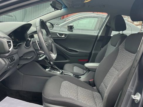 Used 2019 Hyundai Ioniq Plug-In Hybrid image 9