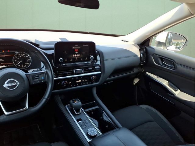 Used 2024 Nissan Pathfinder SV AWD/4WD image 19