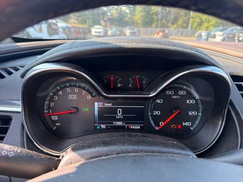 Used 2015 Chevrolet Impala LT FWD image 11