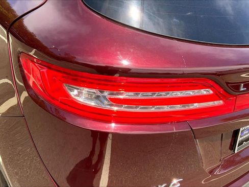 Used 2018 Lincoln MKC Select w/ Select Plus Package AWD/4WD image 28