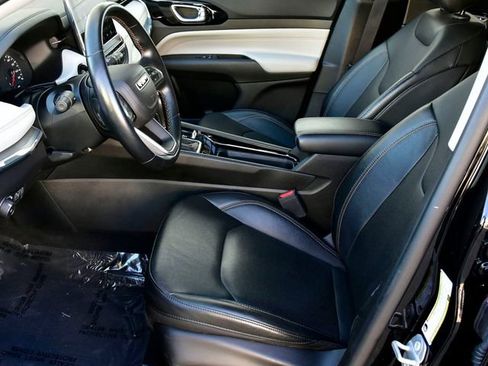 Used 2022 Jeep Compass Limited image 11