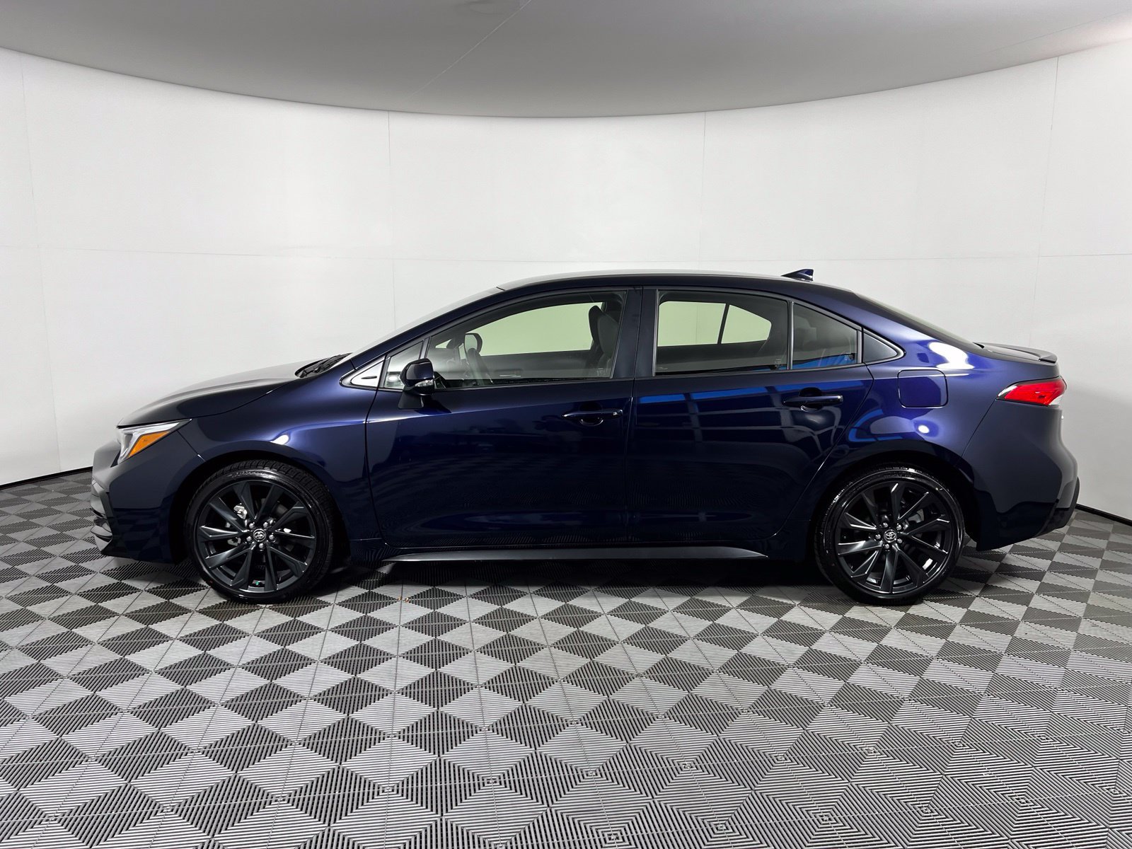 Used 2026 Toyota Corolla SE FWD image 8