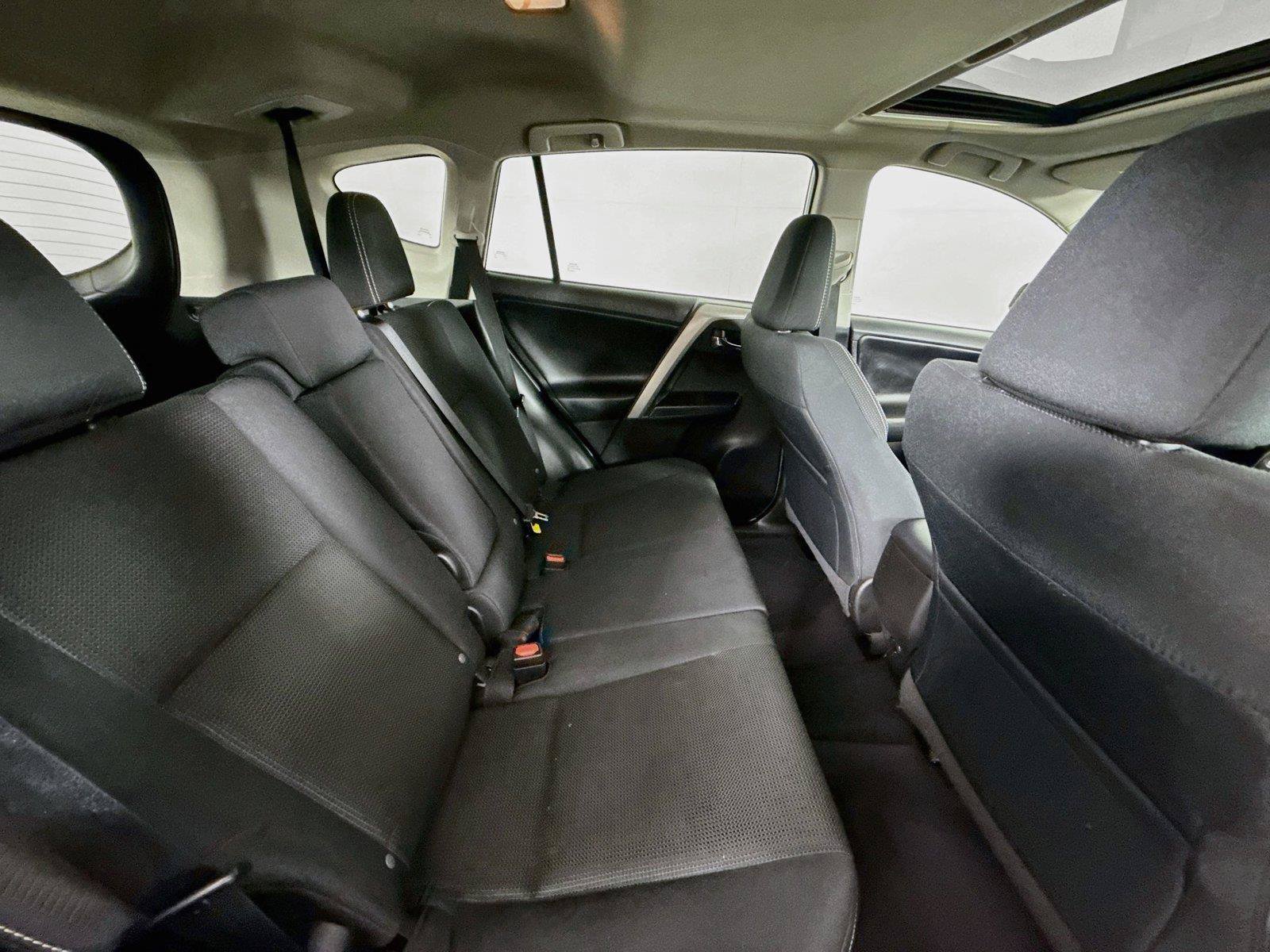 Used 2018 Toyota RAV4 XLE FWD image 39