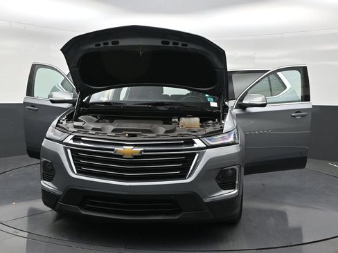 Used 2023 Chevrolet Traverse LT FWD image 33
