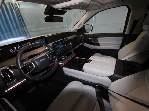 New 2026 Ford Expedition Max Platinum image 2