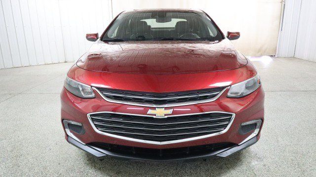 Used 2017 Chevrolet Malibu LT w/ Leather Package FWD image 7