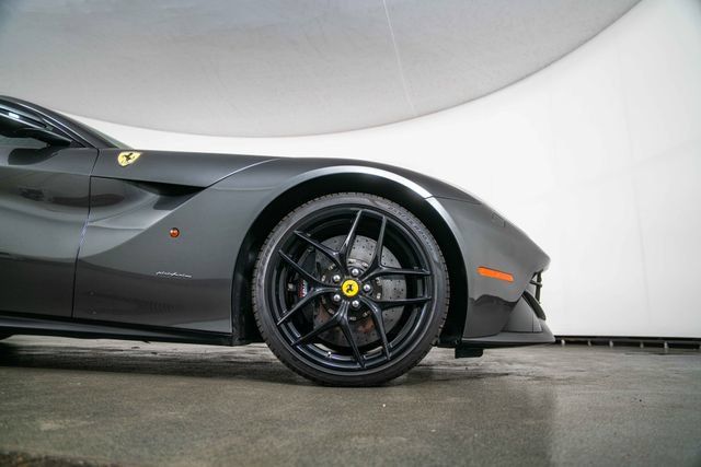 Used 2015 Ferrari F12 Berlinetta RWD image 11