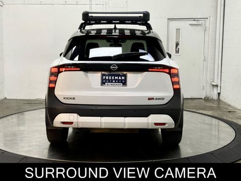 Used 2025 Nissan Kicks SR w/ SR Premium Package AWD/4WD image 9