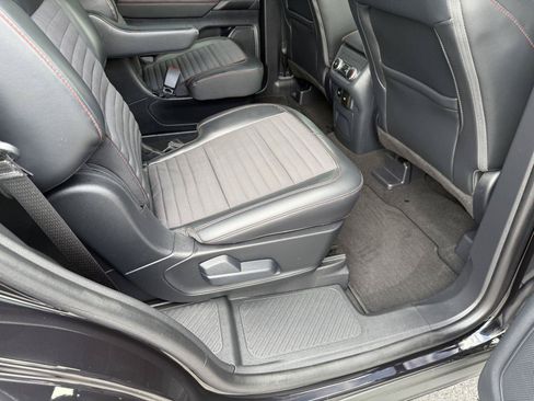 Used 2025 Ford Explorer ST-Line AWD/4WD image 27