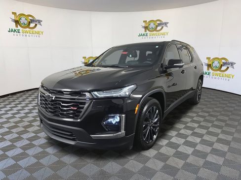 Used 2023 Chevrolet Traverse RS image 4