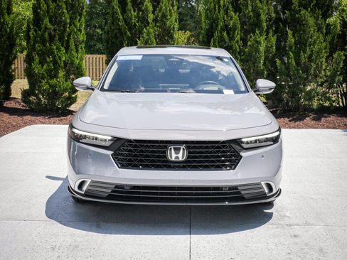 Used 2025 Honda Accord Touring image 3