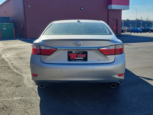 Used 2013 Lexus ES 350 w/ Luxury Pkg image 4