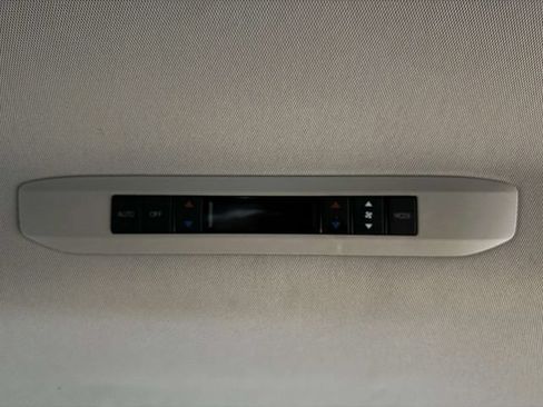 Used 2022 Toyota Sienna XLE FWD image 18