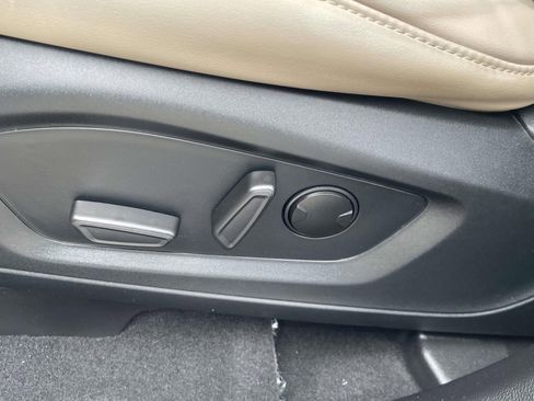 Used 2021 Ford Explorer XLT w/ Equipment Group 202A image 15