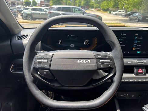 Used 2025 Kia K4 FWD image 34