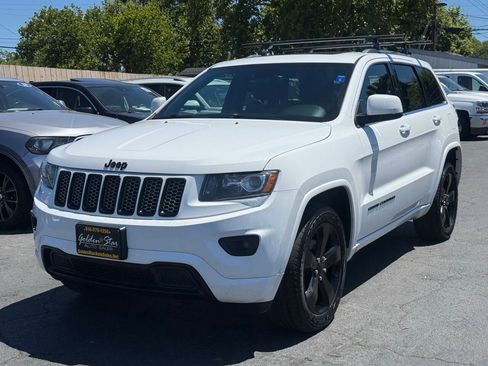 Used 2015 Jeep Grand Cherokee Altitude AWD/4WD image 3