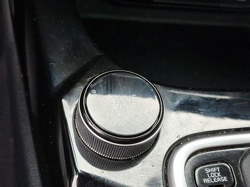 Certified 2024 Kia Seltos SX w/ SX Sunroof Package image 26