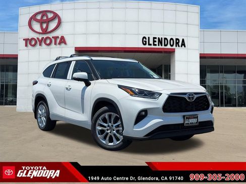 New 2026 Toyota Highlander Limited AWD/4WD image 1