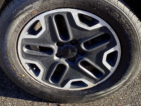 Used 2015 Jeep Renegade Trailhawk image 24