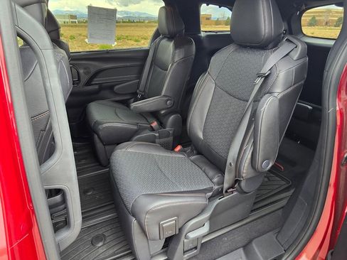 Used 2026 Toyota Sienna Limited image 15