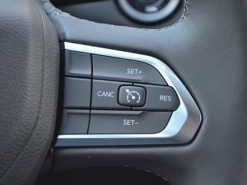 New 2026 Jeep Compass Latitude image 18