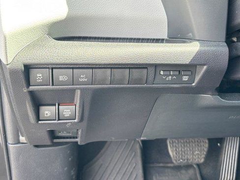 Used 2026 Toyota Sienna XLE image 13