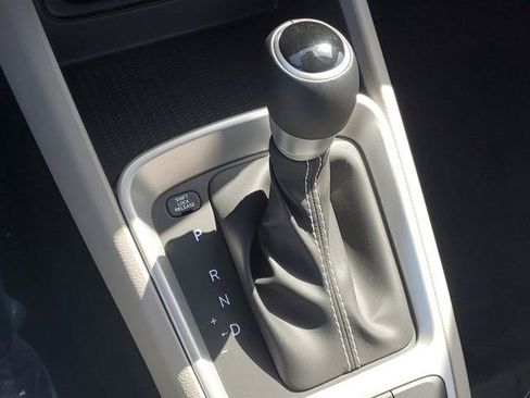 Certified 2025 Hyundai Venue SEL image 29