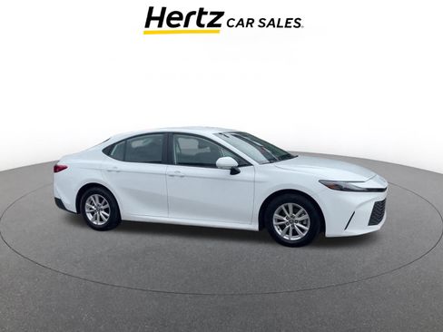 Used 2025 Toyota Camry LE image 1