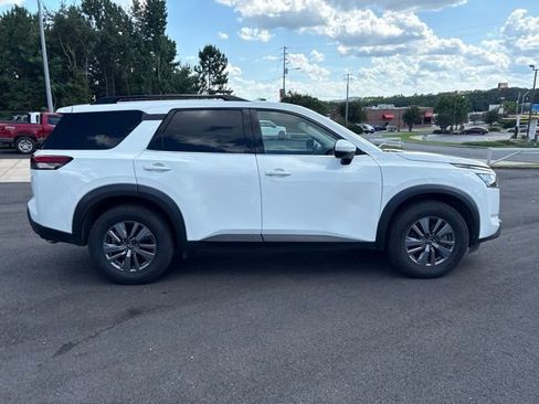Used 2025 Nissan Pathfinder SV AWD/4WD image 7