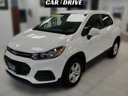 Used 2020 Chevrolet Trax LS w/ Tint and Cruise Package image 1