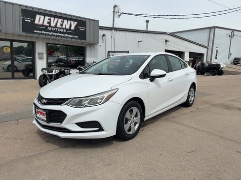 Used 2016 Chevrolet Cruze LS FWD image 2