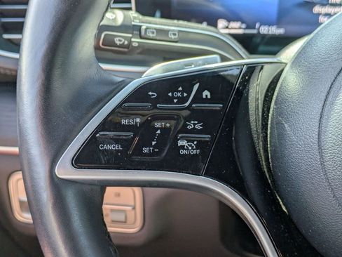 Used 2025 Mercedes-Benz GLS 450 4MATIC image 21