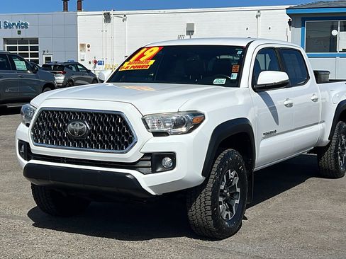 Used 2019 Toyota Tacoma TRD Off-Road AWD/4WD image 1