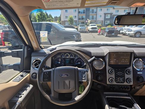 Used 2014 Ford F250 Lariat w/ Lariat Ultimate Package AWD/4WD image 12