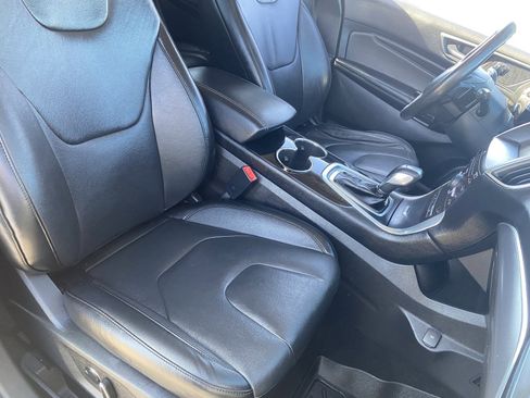Used 2015 Ford Edge Titanium image 11