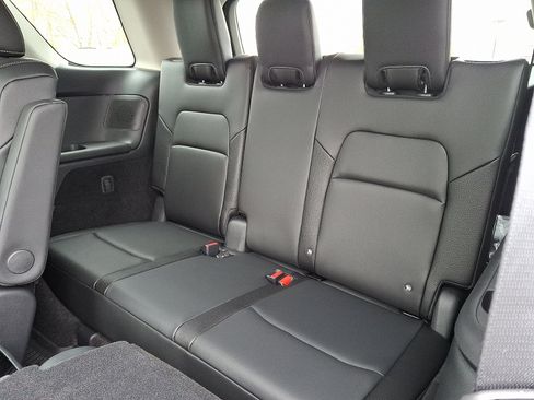 New 2025 Nissan Pathfinder SL w/ SL Premium Package image 6