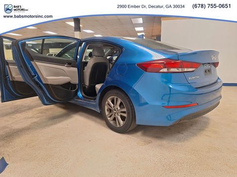 Used 2017 Hyundai Elantra SE image 23